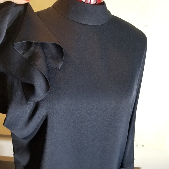 Tunic - Picture 2 of 8